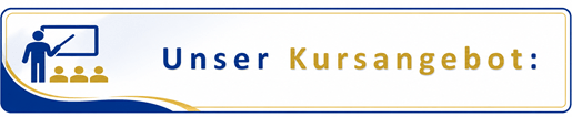reites Banner in den Unternehmensfarben Blau, Gold und Weiss mit dem Titel ‹Unser Kursangebot›. Links zeigt ein stilisiertes Symbol einer Kursleiterin bzw. eines Kursleiters vor einer Tafel mit Teilnehmenden, rechts steht die Überschrift ‹Unser Kursangebot:› auf hellem Hintergrund. Das Banner steht für praxisnahe Informatik-, KI-, Microsoft-Office- und Smartphone-Schulungen von Blattner Training & Consulting